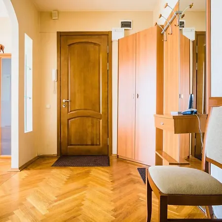 Apartment On Krasnaya 20